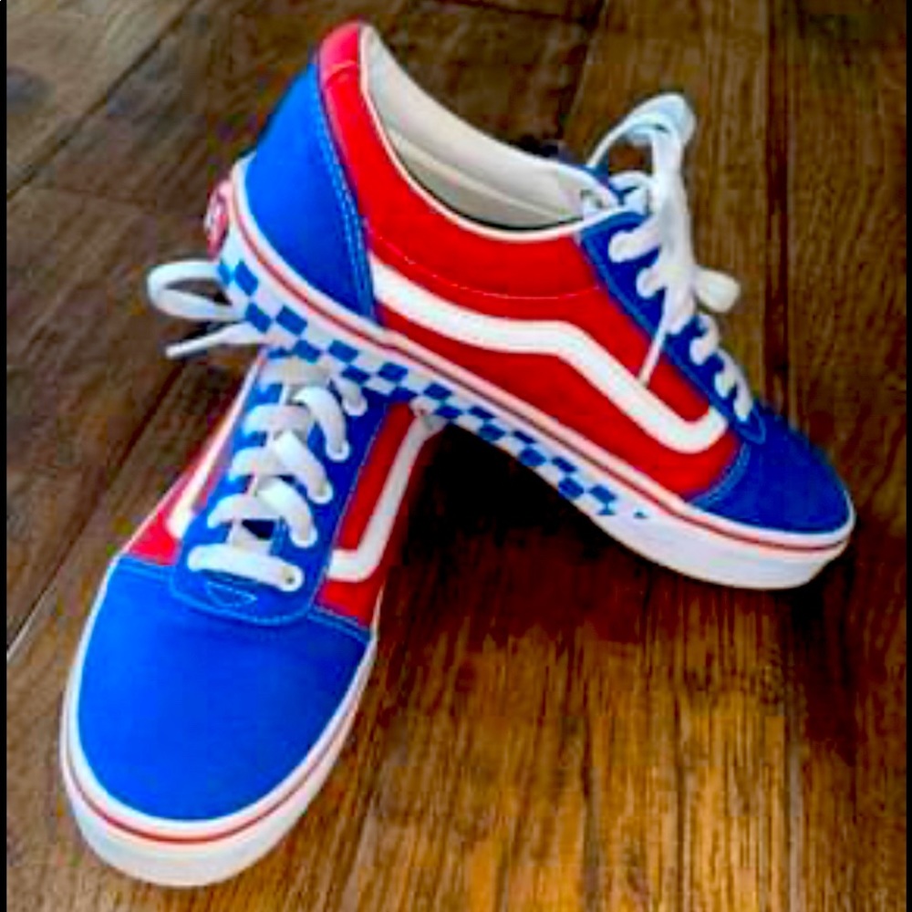 VANS “OLD SKOOL” Red/White/Blue youth size 4